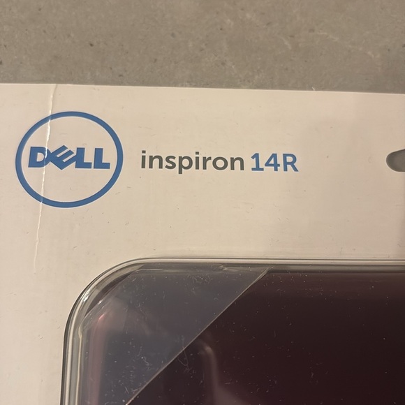 Switch by design studio plum in color interchangeable laptop cover - Picture 3 of 8